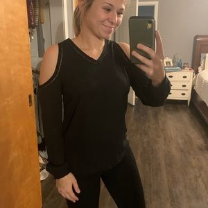 COLD SHOULDER LONG SLEEV BLOUSE